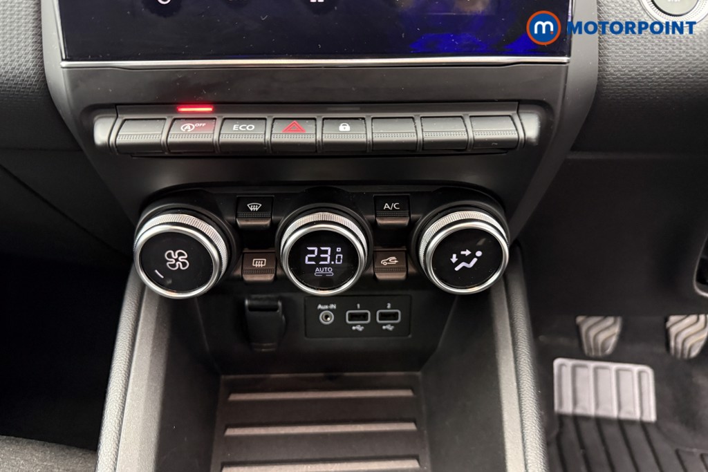 Renault Clio Iconic Manual Petrol Hatchback - Stock Number (1579375) - 10th supplementary image