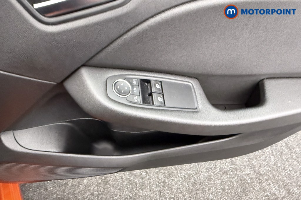 Renault Clio Iconic Manual Petrol Hatchback - Stock Number (1579375) - 16th supplementary image