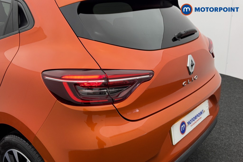 Renault Clio Iconic Manual Petrol Hatchback - Stock Number (1579375) - 25th supplementary image