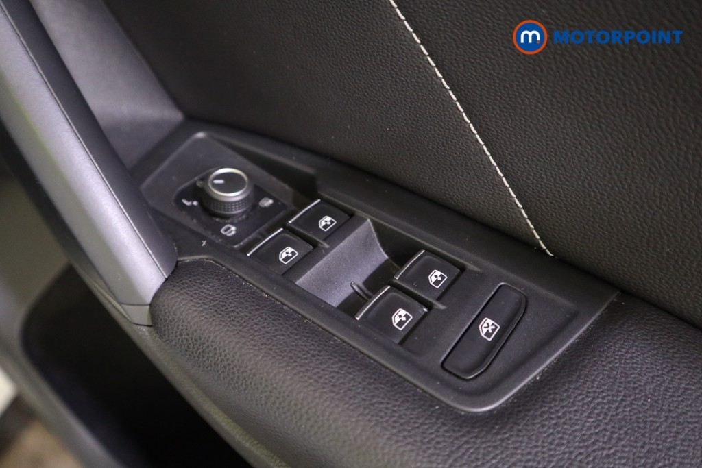 Volkswagen Tiguan R-Line Automatic Petrol SUV - Stock Number (1580936) - 13th supplementary image