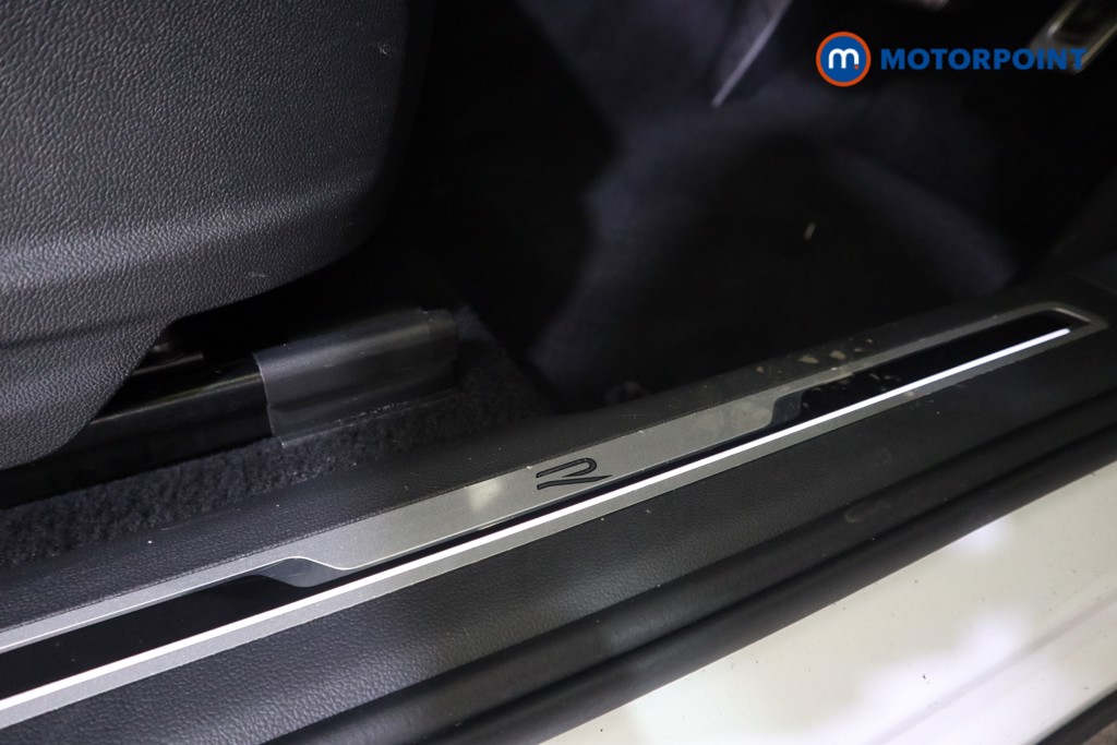 Volkswagen Tiguan R-Line Automatic Petrol SUV - Stock Number (1580936) - 14th supplementary image