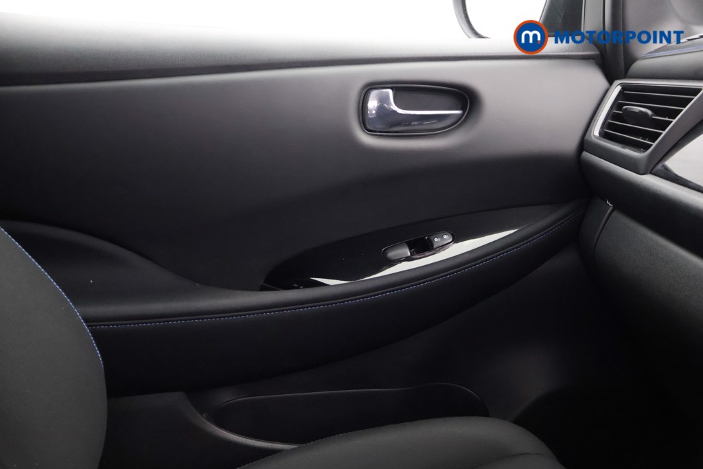 Nissan Leaf N-Connecta Automatic Electric Hatchback - Stock Number (1581938) - 20th supplementary image