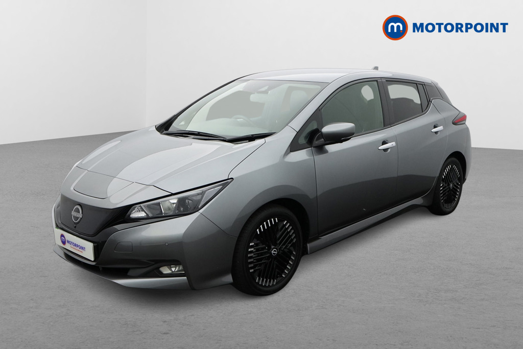 Nissan Leaf N-Connecta Automatic Electric Hatchback - Stock Number (1581938) - Passenger side front corner