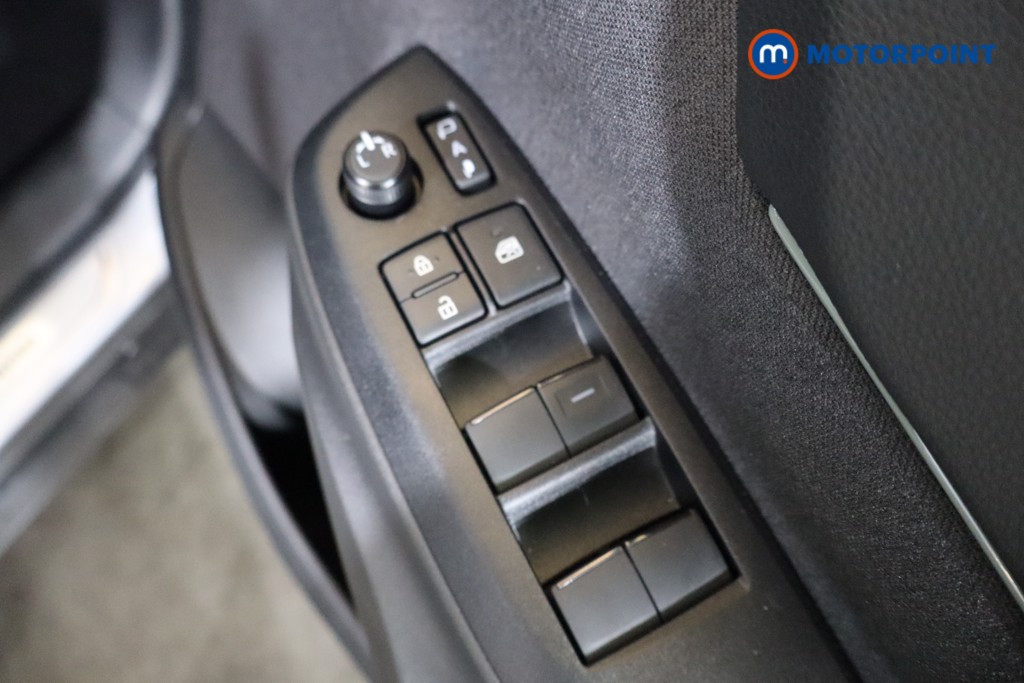 Toyota Yaris Cross Premiere Edition Automatic Petrol-Electric Hybrid Estate - Stock Number (1582044) - 19th supplementary image