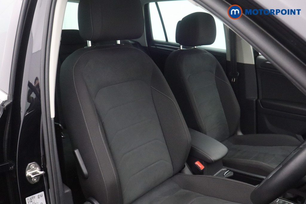 Volkswagen Tiguan Elegance Automatic Petrol SUV - Stock Number (1582327) - 13th supplementary image