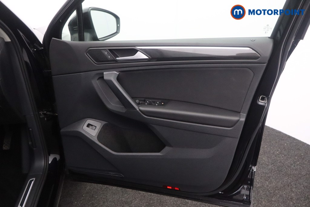 Volkswagen Tiguan Elegance Automatic Petrol SUV - Stock Number (1582327) - 17th supplementary image