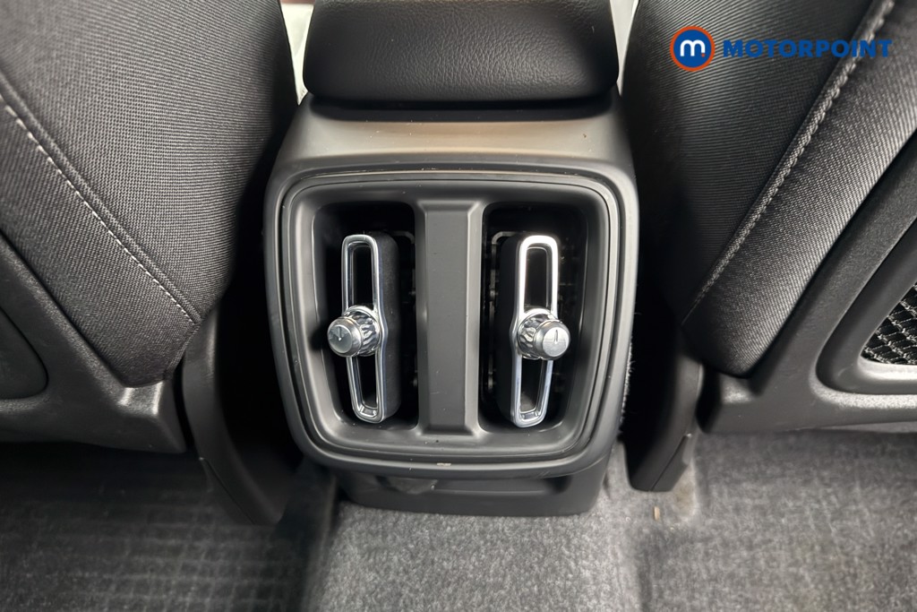 Volvo Xc40 Core Automatic Petrol SUV - Stock Number (1582410) - 18th supplementary image