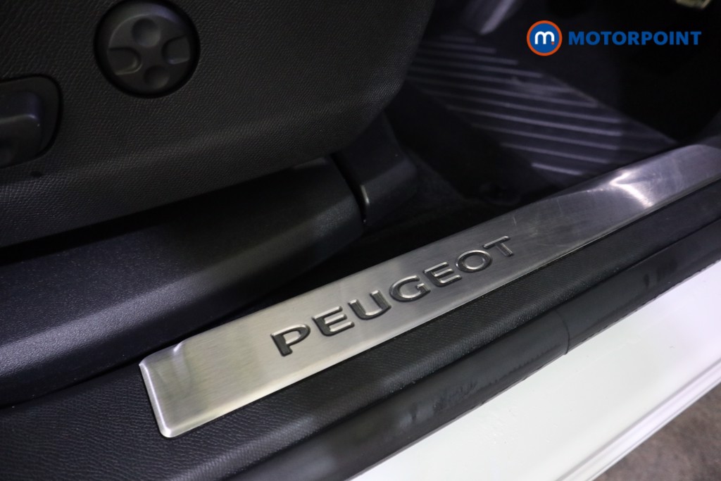 Peugeot 3008 GT Manual Diesel SUV - Stock Number (1582683) - 13th supplementary image
