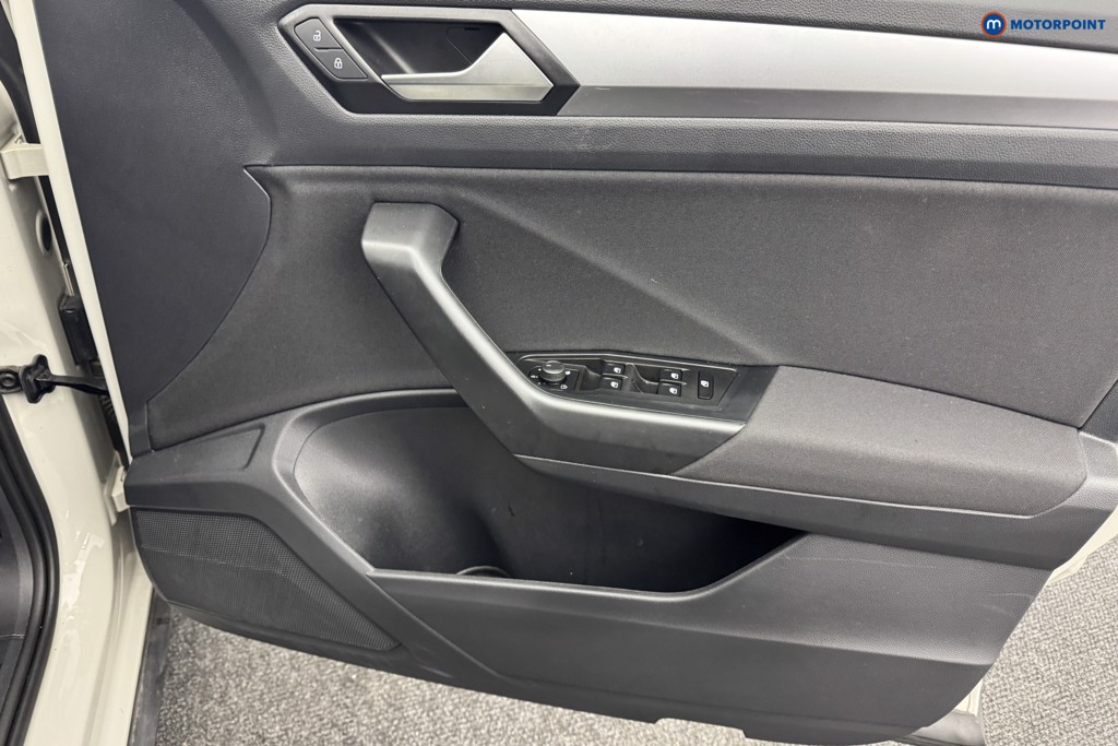 Volkswagen T-Roc Life Manual Petrol SUV - Stock Number (1582704) - 15th supplementary image