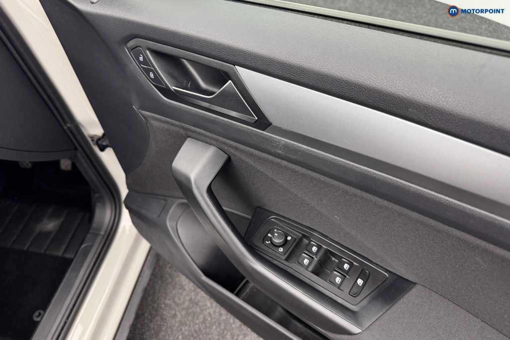 Volkswagen T-Roc Life Manual Petrol SUV - Stock Number (1582704) - 16th supplementary image