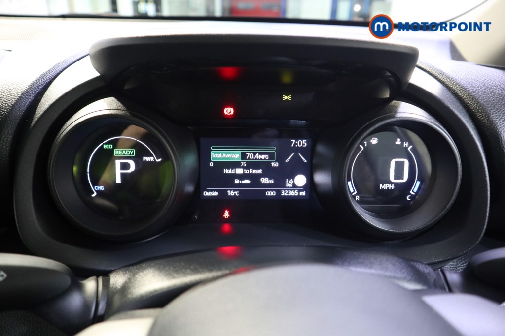 Toyota Yaris Design Automatic Petrol-Electric Hybrid Hatchback - Stock Number (1583085) - 5th supplementary image