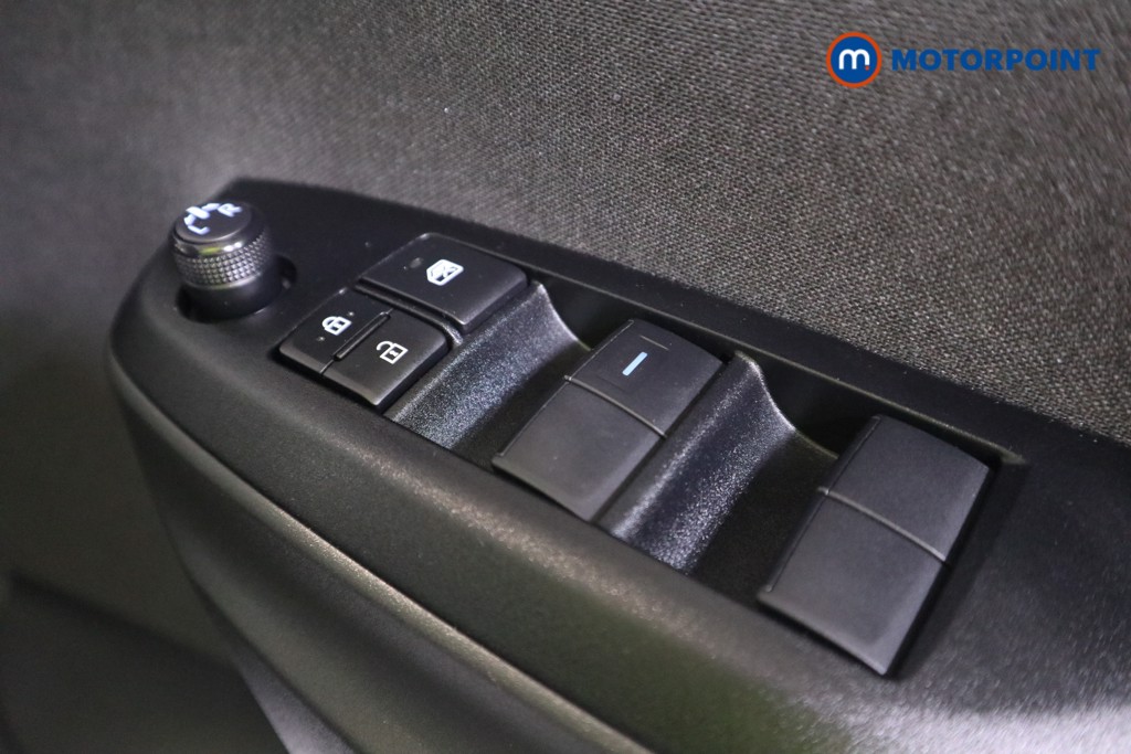 Toyota Yaris Design Automatic Petrol-Electric Hybrid Hatchback - Stock Number (1583085) - 12th supplementary image