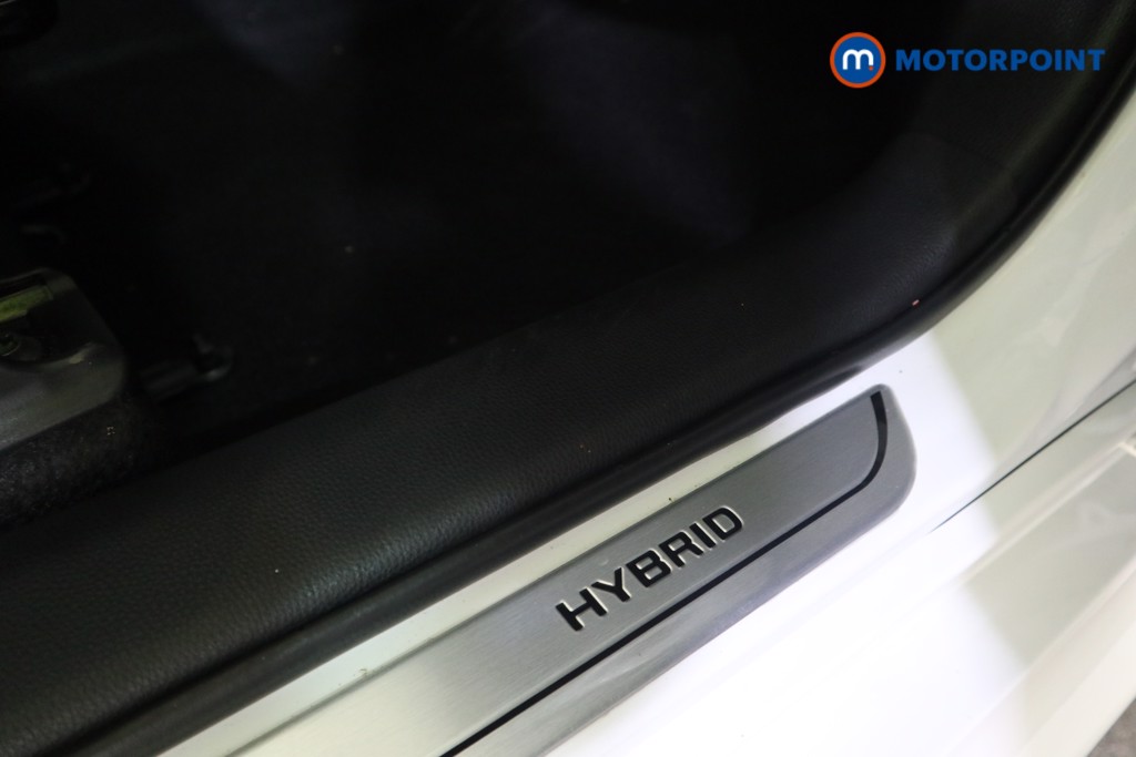 Toyota Yaris Design Automatic Petrol-Electric Hybrid Hatchback - Stock Number (1583085) - 13th supplementary image