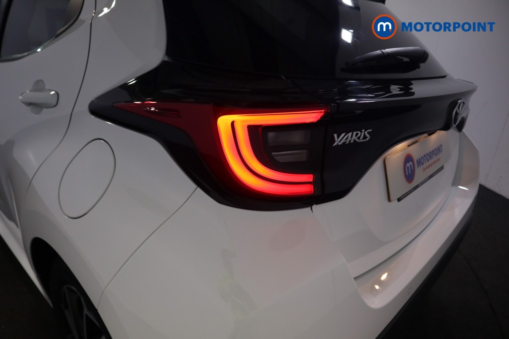 Toyota Yaris Design Automatic Petrol-Electric Hybrid Hatchback - Stock Number (1583085) - 25th supplementary image