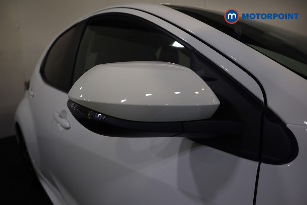 Toyota Yaris Design Automatic Petrol-Electric Hybrid Hatchback - Stock Number (1583085) - 29th supplementary image