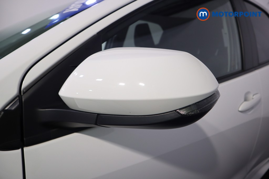 Toyota Yaris Design Automatic Petrol-Electric Hybrid Hatchback - Stock Number (1583085) - 30th supplementary image