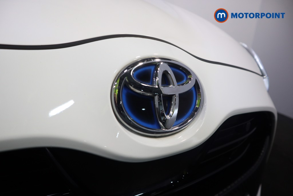 Toyota Yaris Design Automatic Petrol-Electric Hybrid Hatchback - Stock Number (1583085) - 35th supplementary image