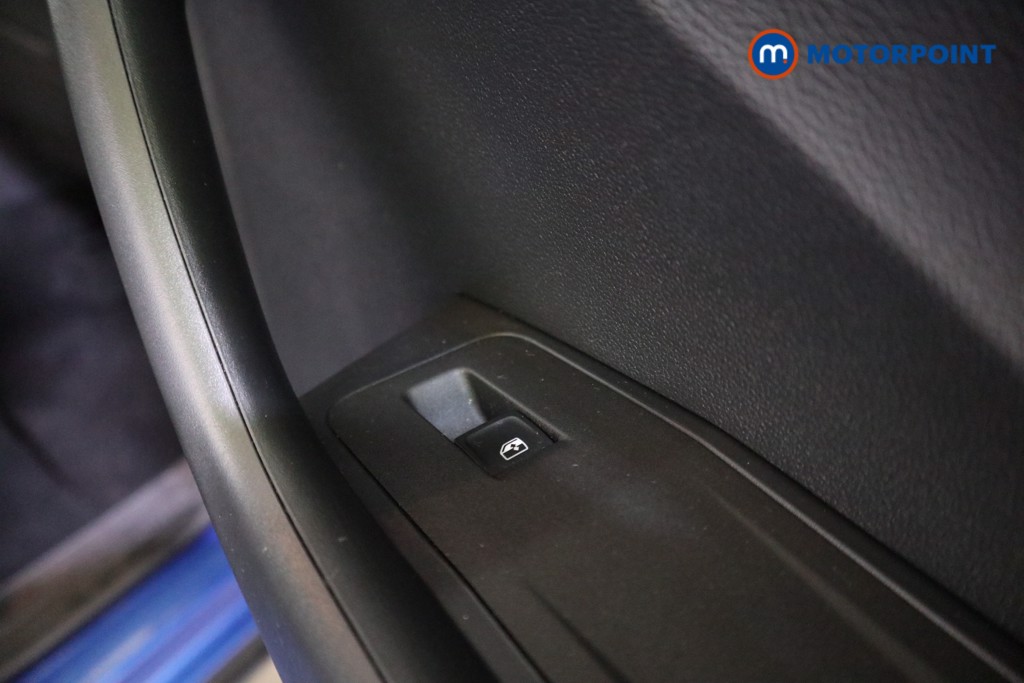 Volkswagen T-Roc Life Manual Petrol SUV - Stock Number (1583534) - 17th supplementary image