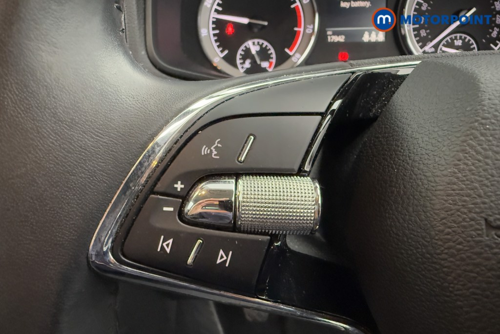 Skoda Karoq Se L Manual Petrol SUV - Stock Number (1583984) - 4th supplementary image