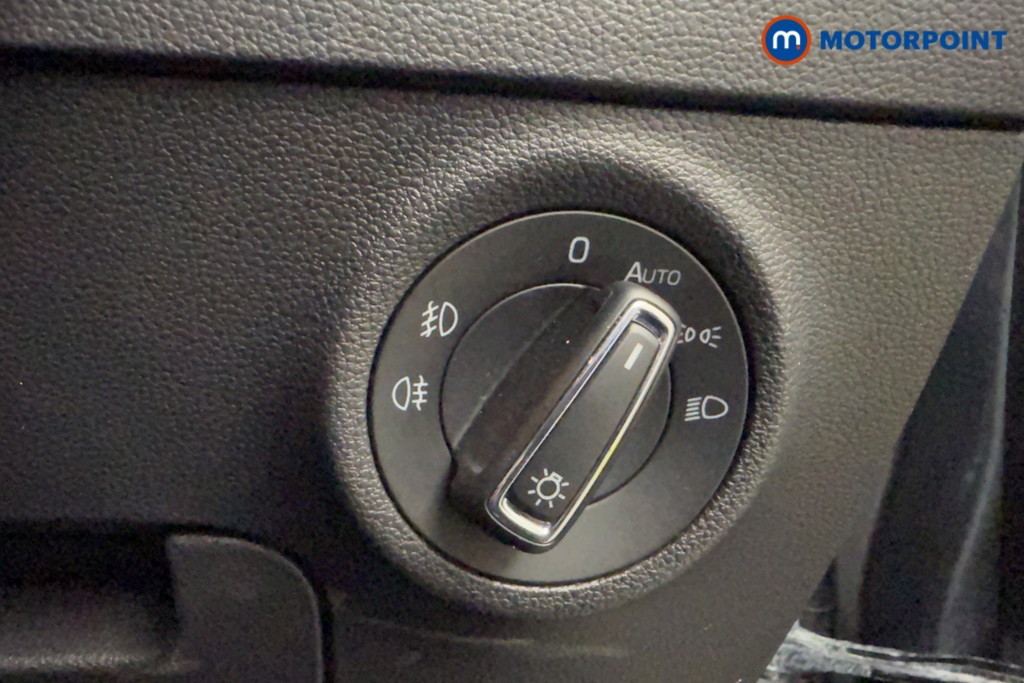 Skoda Karoq Se L Manual Petrol SUV - Stock Number (1583984) - 17th supplementary image