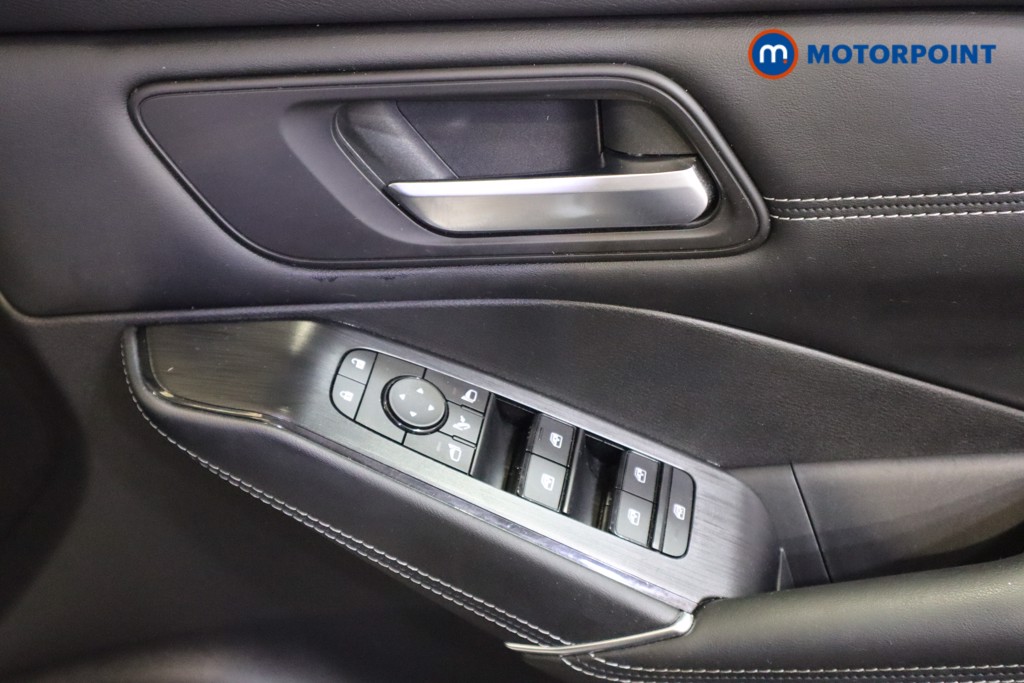 Nissan Qashqai N-Connecta Manual Petrol SUV - Stock Number (1584294) - 10th supplementary image