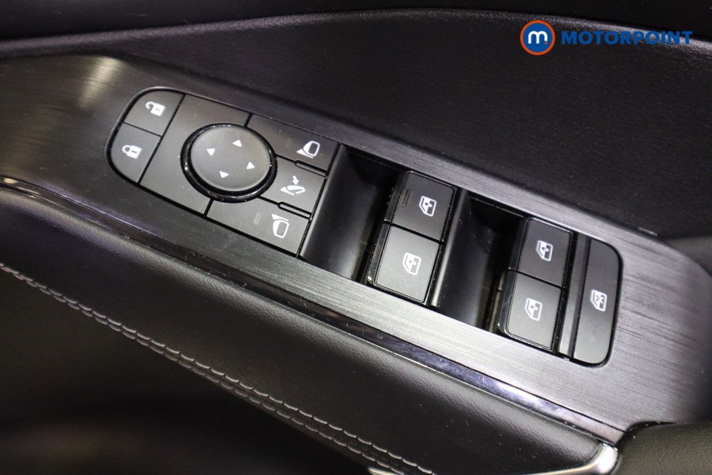 Nissan Qashqai N-Connecta Manual Petrol SUV - Stock Number (1584294) - 11th supplementary image