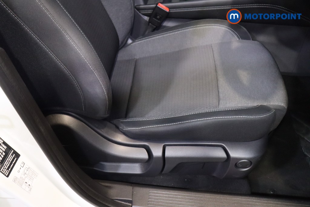 Nissan Qashqai N-Connecta Manual Petrol SUV - Stock Number (1584294) - 16th supplementary image