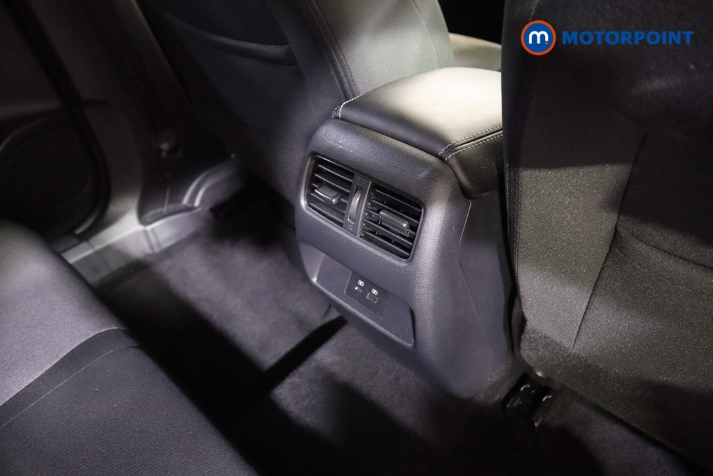 Nissan Qashqai N-Connecta Manual Petrol SUV - Stock Number (1584294) - 19th supplementary image