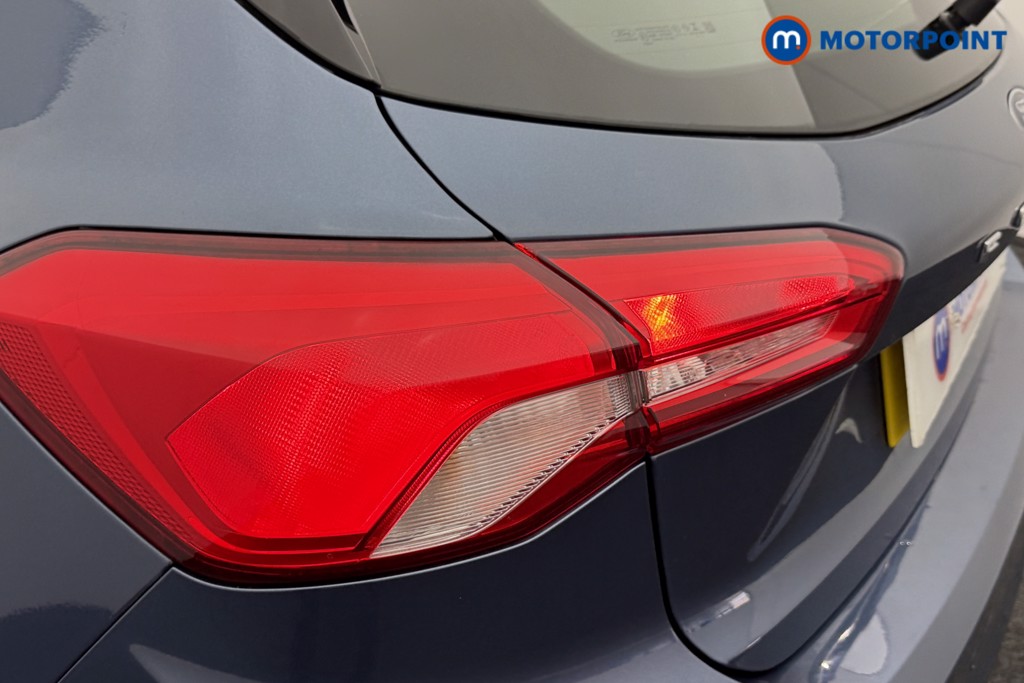Ford Focus Zetec Manual Diesel Hatchback - Stock Number (1584963) - 24th supplementary image