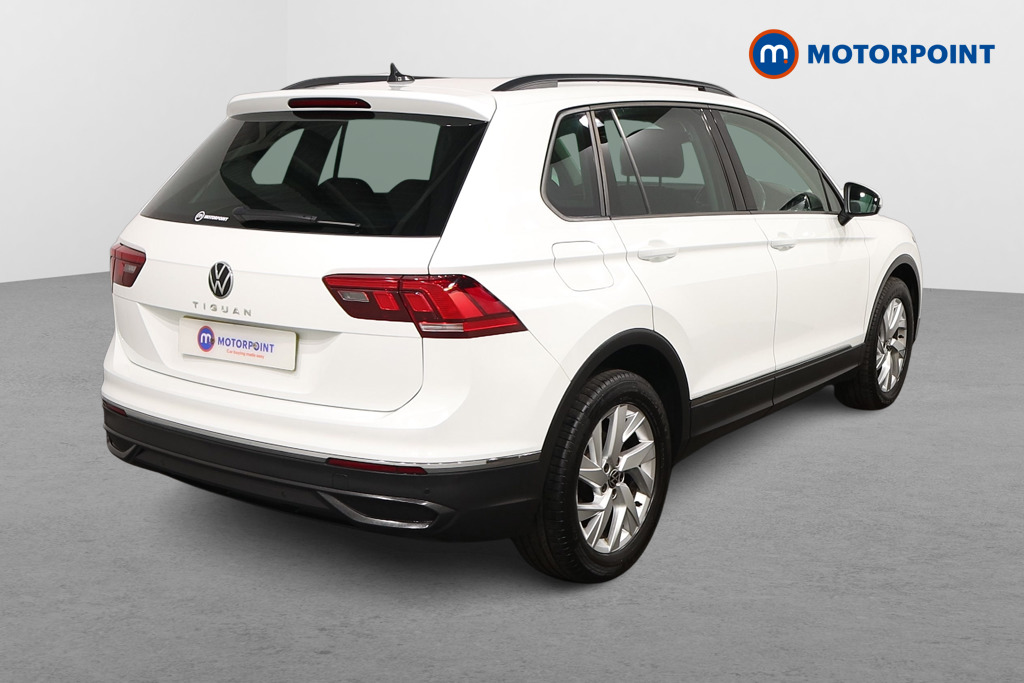 Volkswagen Tiguan Life Automatic Diesel SUV - Stock Number (1585176) - Drivers side rear corner