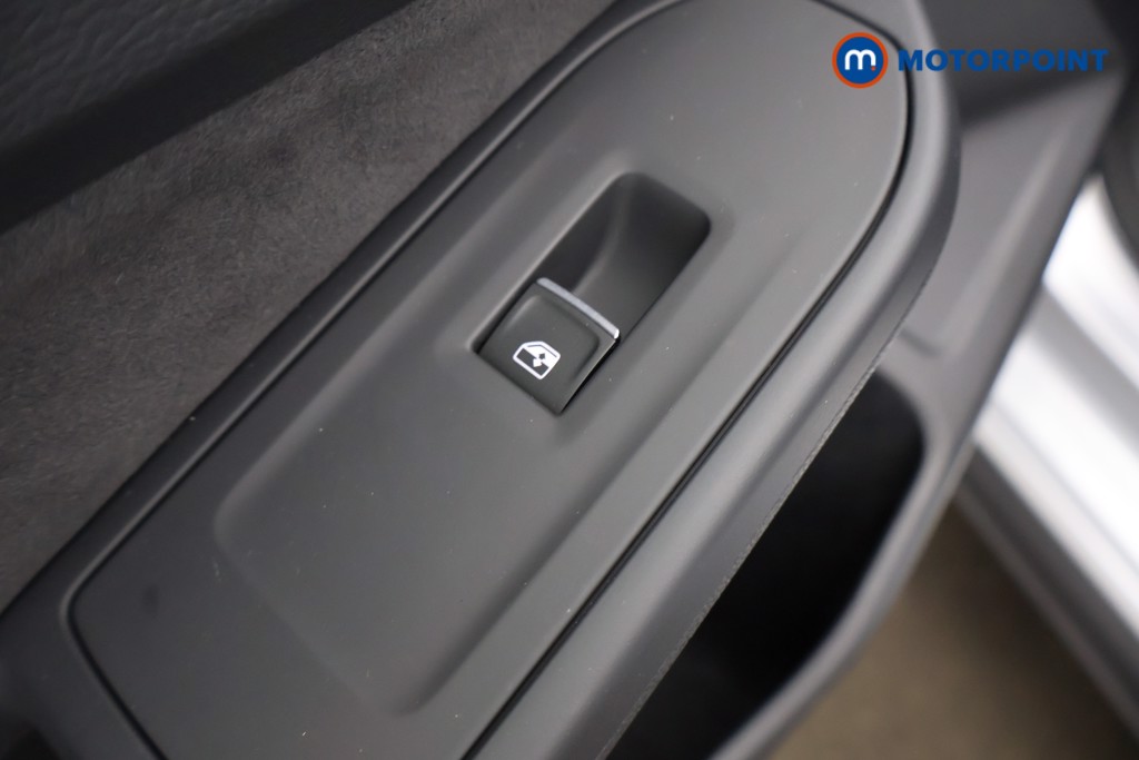 Volkswagen Golf GTE Automatic Petrol Plug-In Hybrid Hatchback - Stock Number (1585446) - 42nd supplementary image