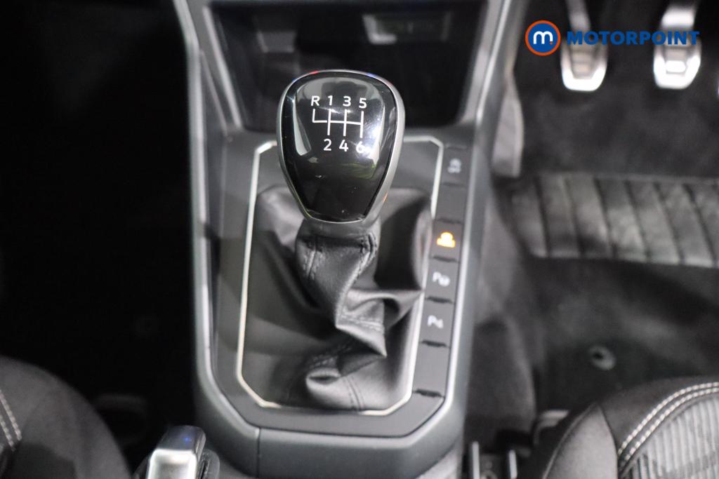 Volkswagen Taigo R-Line Manual Petrol SUV - Stock Number (1585658) - 4th supplementary image