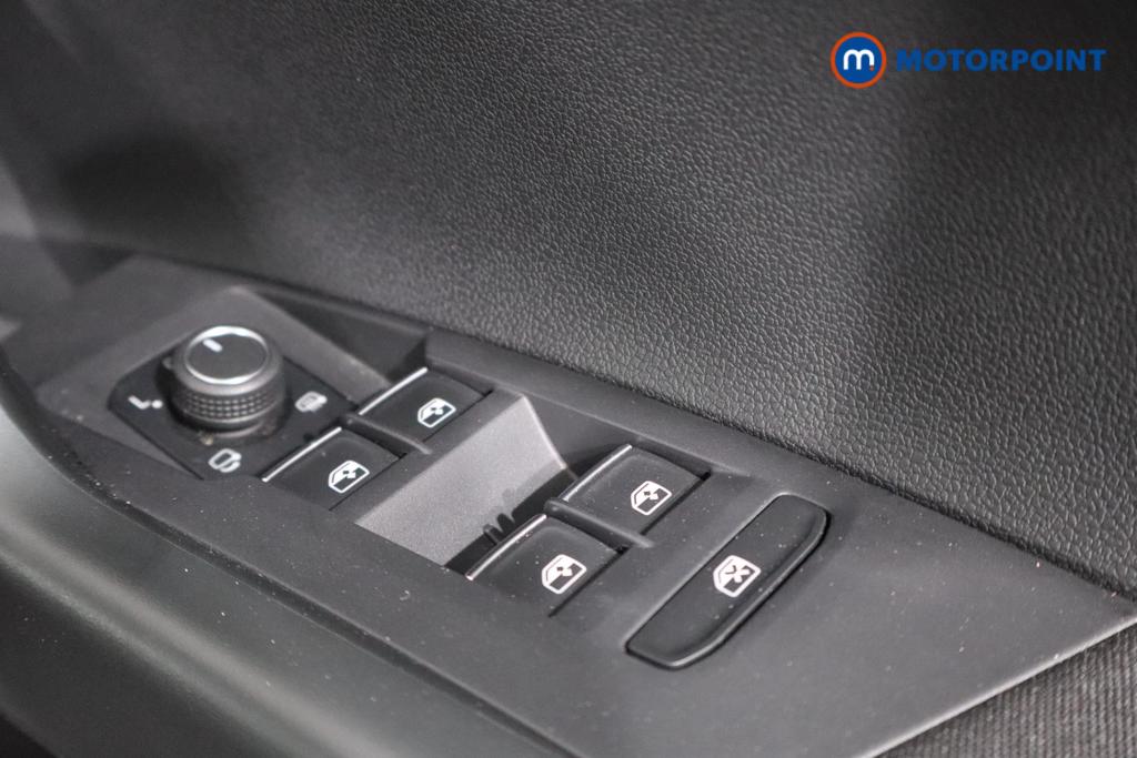 Volkswagen Taigo R-Line Manual Petrol SUV - Stock Number (1585658) - 13th supplementary image