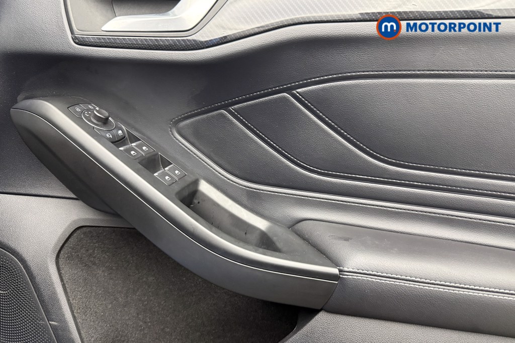 Ford Focus St-Line Vignale Manual Petrol Hatchback - Stock Number (1586105) - 19th supplementary image