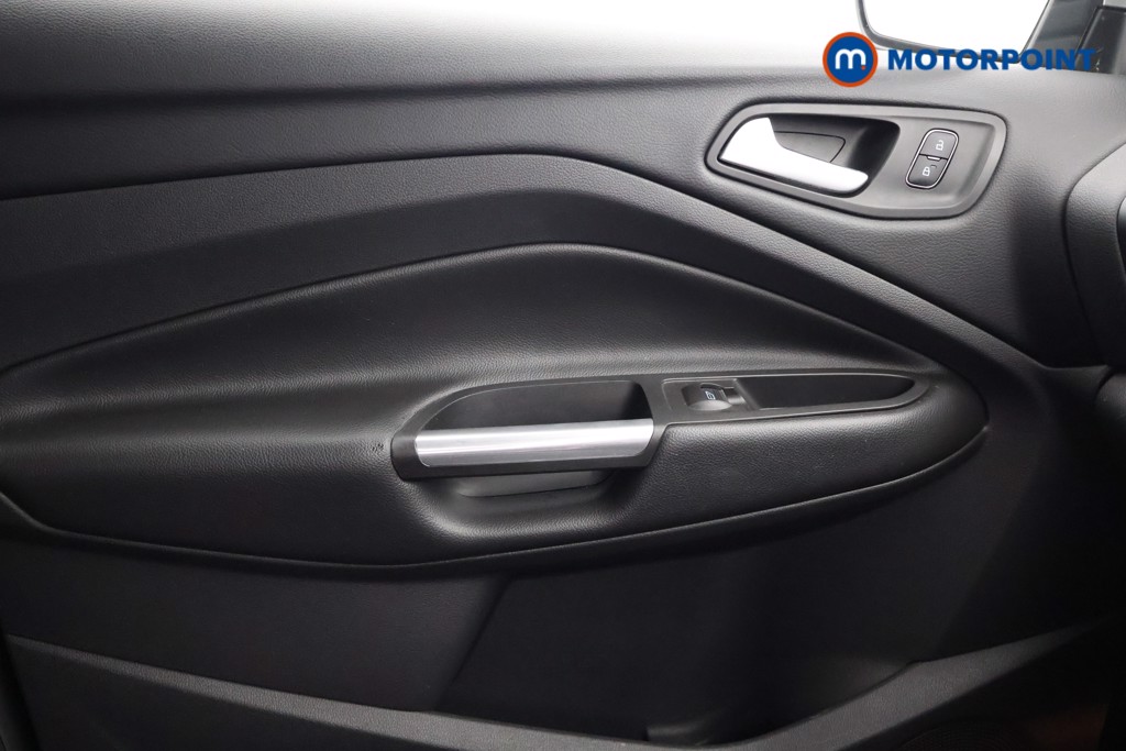 Ford Kuga St-Line Manual Petrol SUV - Stock Number (1586549) - 18th supplementary image