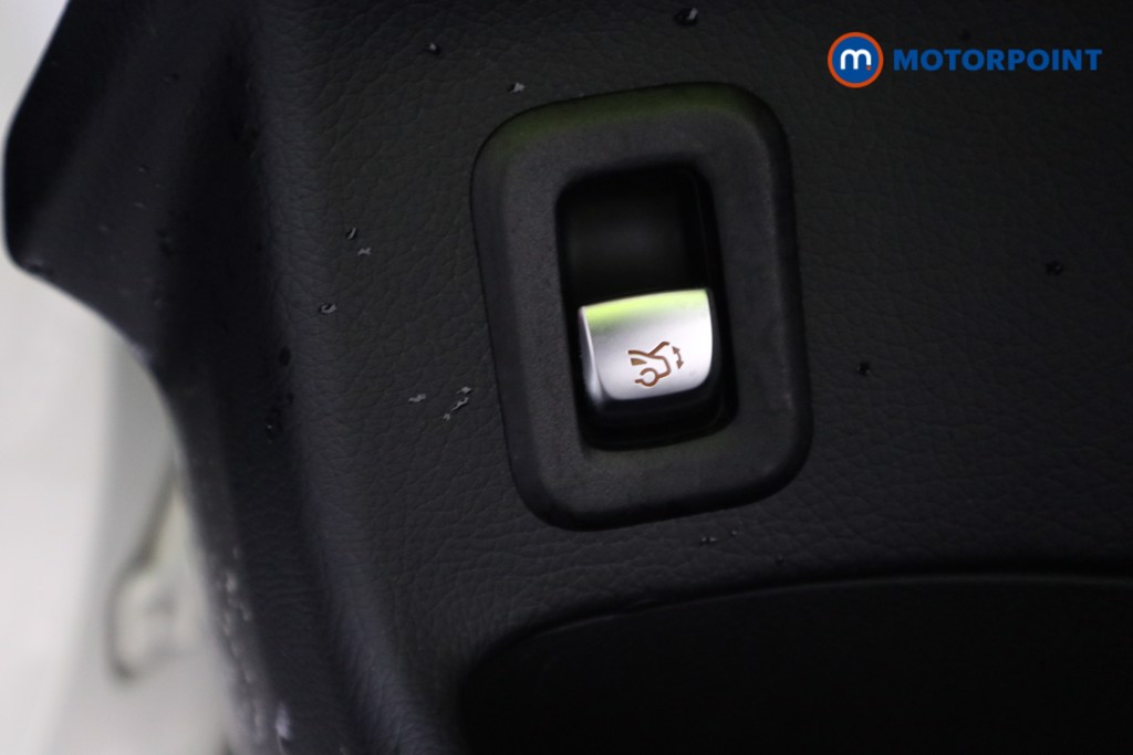 Mercedes-Benz GLC Amg Line Automatic Petrol SUV - Stock Number (1586736) - 14th supplementary image