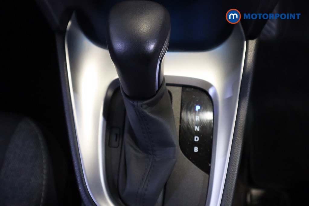 Toyota Yaris Cross Design Automatic Petrol-Electric Hybrid Estate - Stock Number (1586958) - 5th supplementary image
