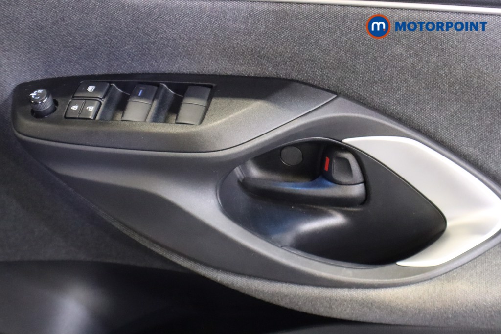 Toyota Yaris Cross Design Automatic Petrol-Electric Hybrid Estate - Stock Number (1586958) - 14th supplementary image