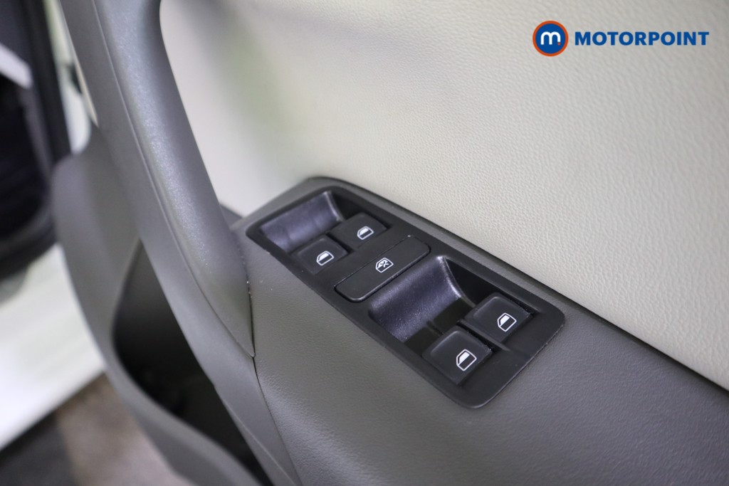 Volkswagen Polo Beats Manual Petrol Hatchback - Stock Number (1586993) - 13th supplementary image