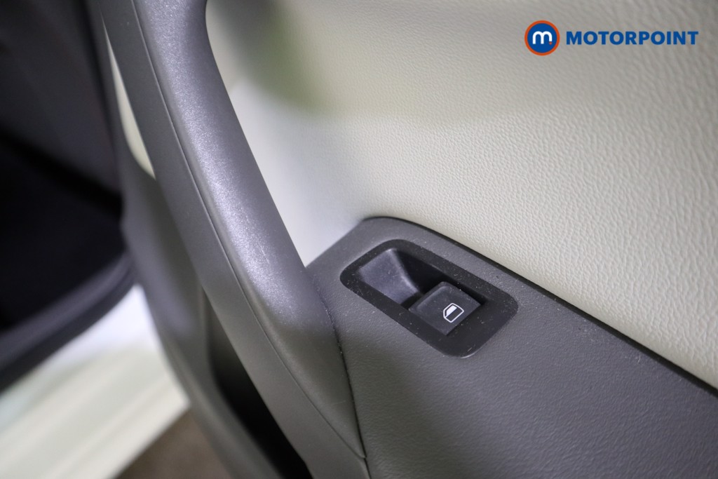 Volkswagen Polo Beats Manual Petrol Hatchback - Stock Number (1586993) - 18th supplementary image