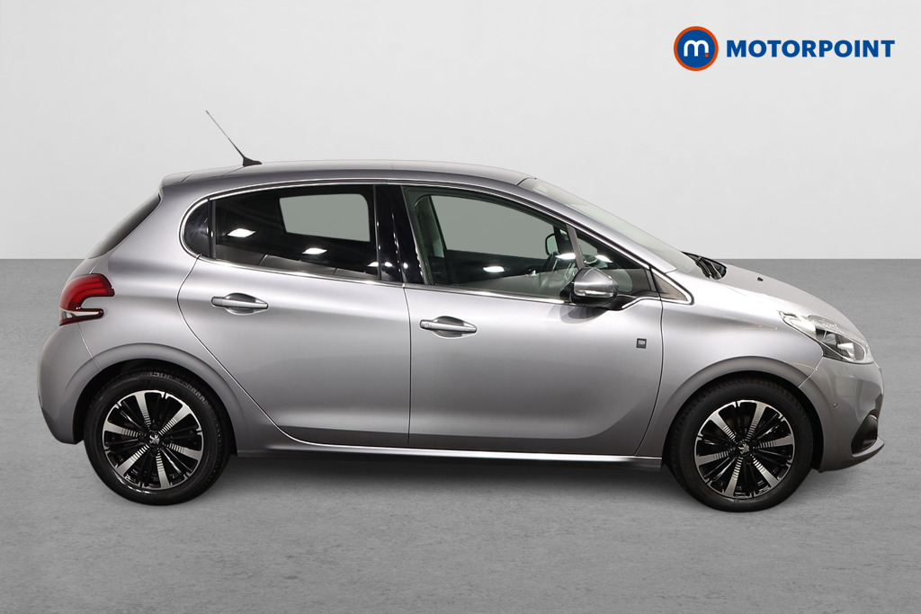 Peugeot 208 Tech Edition Manual Petrol Hatchback - Stock Number (1587127) - Drivers side