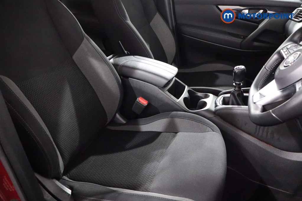 Nissan Qashqai Acenta Premium Manual Diesel SUV - Stock Number (1587333) - 23rd supplementary image