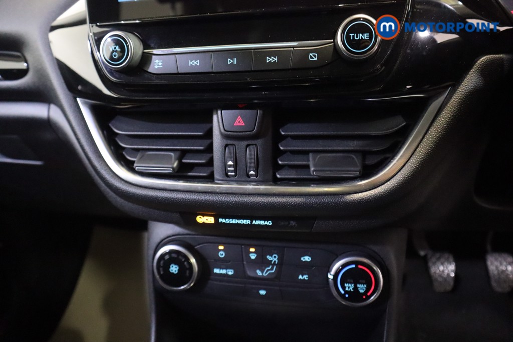 Ford Fiesta Zetec Manual Petrol Hatchback - Stock Number (1587398) - 5th supplementary image