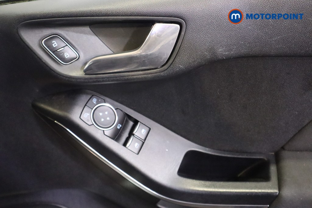 Ford Fiesta Zetec Manual Petrol Hatchback - Stock Number (1587398) - 11th supplementary image