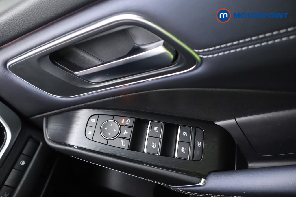 Nissan Qashqai Tekna Automatic Petrol-Electric Hybrid SUV - Stock Number (1587694) - 9th supplementary image