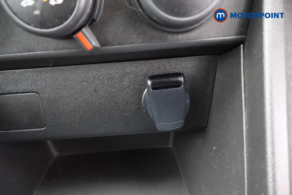 Dacia Sandero Essential Manual Petrol Hatchback - Stock Number (1564672) - 11th supplementary image