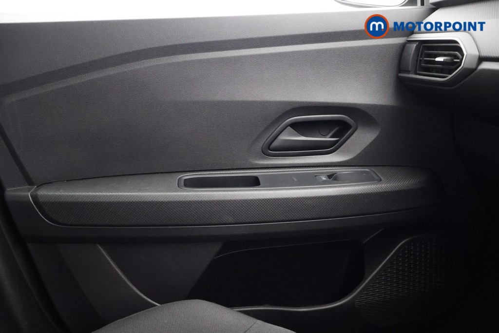 Dacia Sandero Essential Manual Petrol Hatchback - Stock Number (1564672) - 15th supplementary image