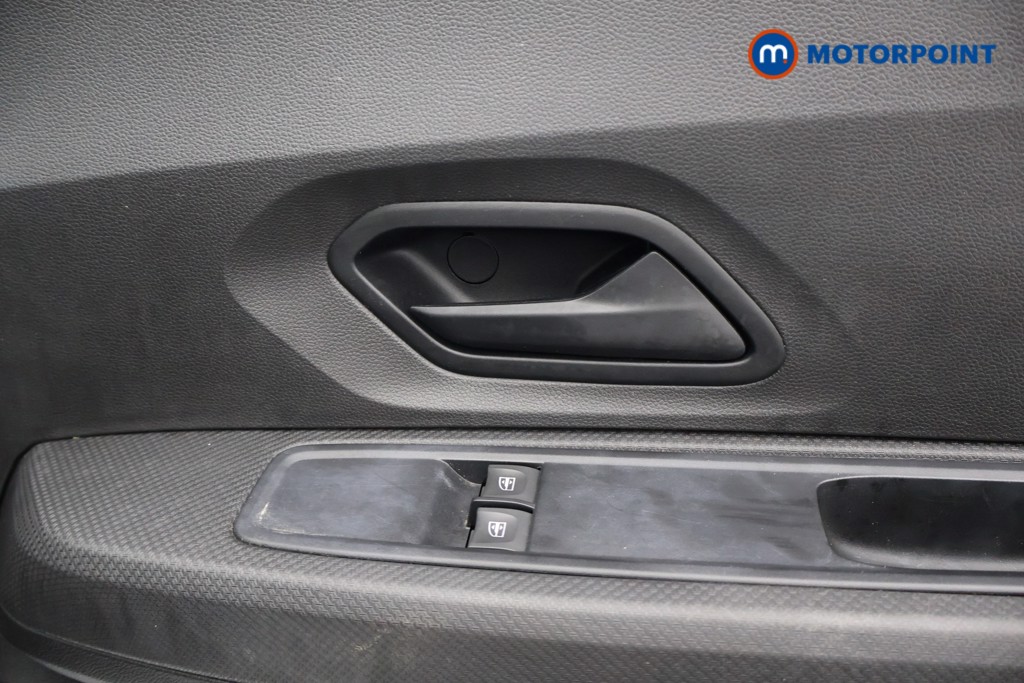 Dacia Sandero Essential Manual Petrol Hatchback - Stock Number (1564672) - 17th supplementary image