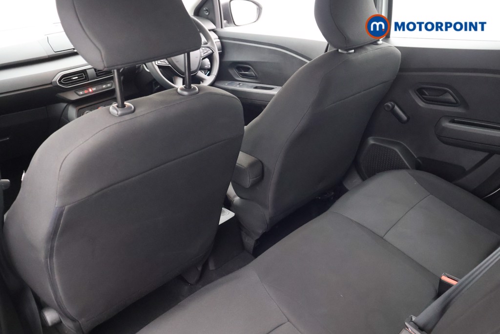 Dacia Sandero Essential Manual Petrol Hatchback - Stock Number (1564672) - 29th supplementary image
