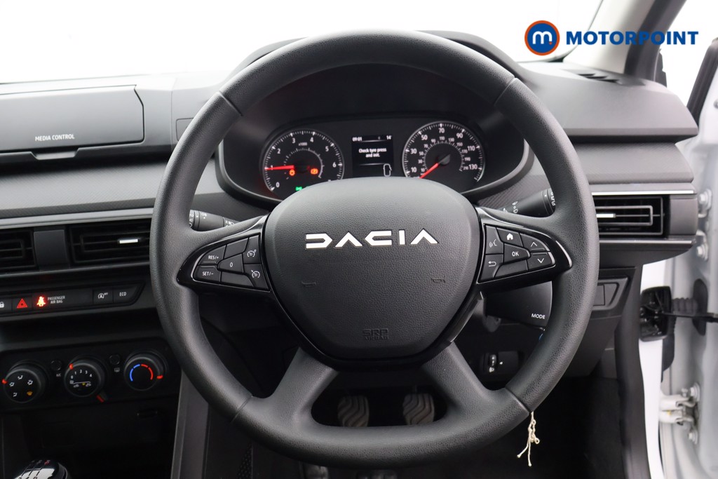 Dacia Sandero Essential Manual Petrol Hatchback - Stock Number (1564672) - 1st supplementary image